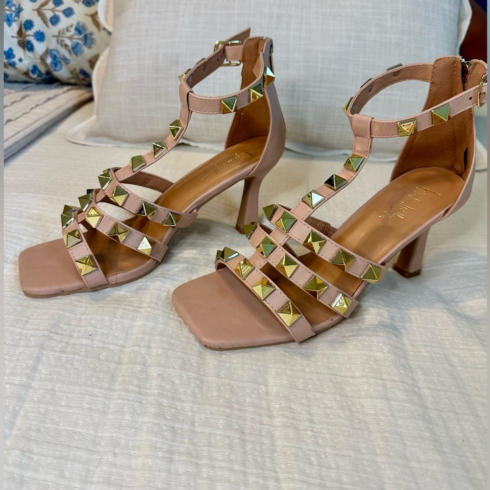 Nicole Miller Tan Studded Heels Size 8.5